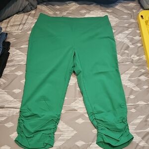 Green Ladies Ruched Capri Slacks